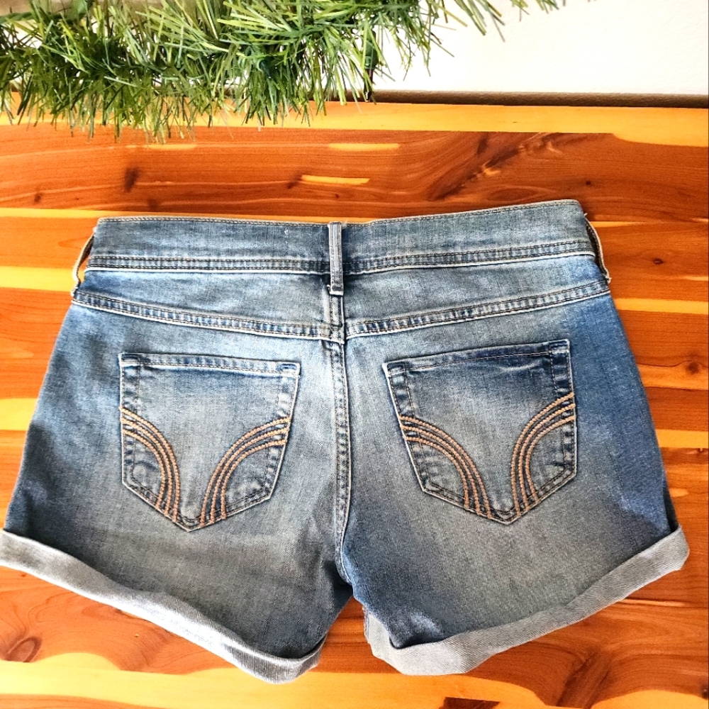 Hollister 26 shorts